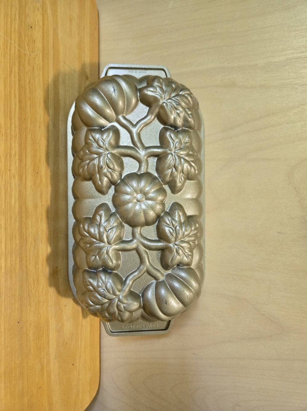 Nordic Ware Metallic Gold Pumpkin & Vine Cast Aluminum Loaf Pan